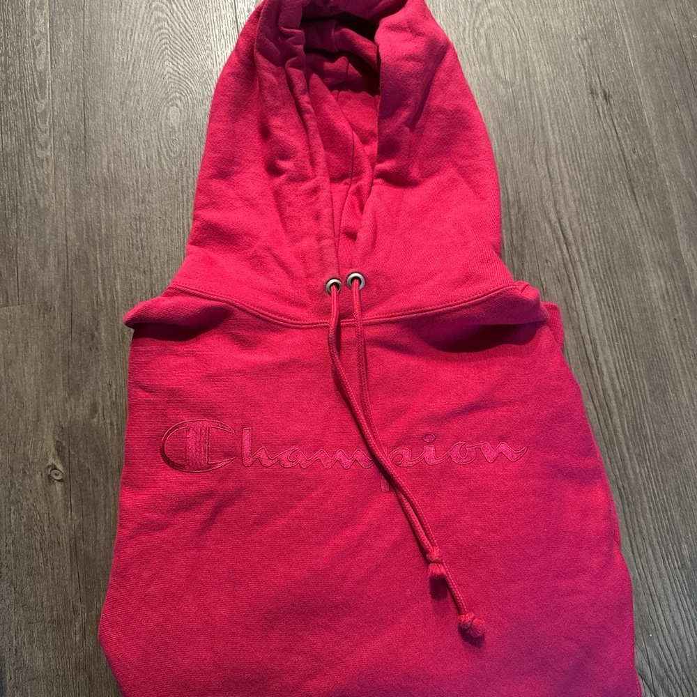 Red champion urban outfitters hoodie size small
